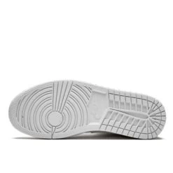 Air Jordan 1 Mid Triple White Patent Swoosh 11 Air Jordan 1 Mid Triple White Patent Swoosh -Urban Sneaker Soldes air jordan 1 mid triple white patent swoosh 3
