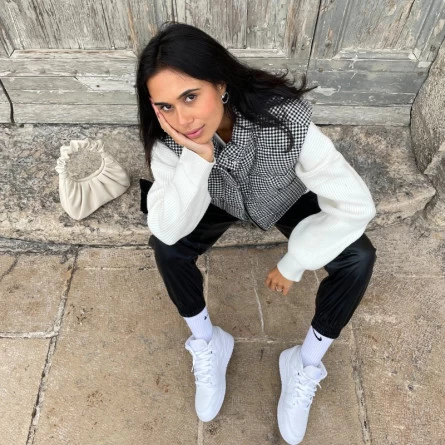 Air Jordan 1 Mid Triple White Patent Swoosh 8 Air Jordan 1 Mid Triple White Patent Swoosh – Image 6