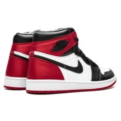 Air Jordan 1 Retro High Satin Black Toe -Urban Sneaker Soldes air jordan 1 retro high satin black toe 2