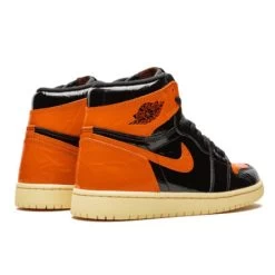 Air Jordan 1 Retro High Shattered Backboard 3.0 8 Air Jordan 1 Retro High Shattered Backboard 3.0 -Urban Sneaker Soldes air jordan 1 retro high shattered backboard 30 2