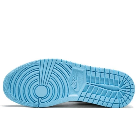 Air Jordan 1 Retro High UNC Patent 6 Air Jordan 1 Retro High UNC Patent – Image 4