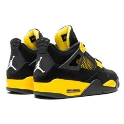 Air Jordan 4 Retro Thunder (2023) -Urban Sneaker Soldes air jordan 4 retro thunder 2023 1