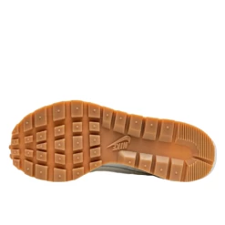 Nike Vaporwaffle Sacai Sail Gum 10 Nike Vaporwaffle Sacai Sail Gum -Urban Sneaker Soldes nike vaporwaffle sacai sail gum 2