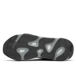 Yeezy 700 V2 Hospital Blue 8 Yeezy 700 V2 Hospital Blue -Urban Sneaker Soldes yeezy 700 v2 hospital blue 3