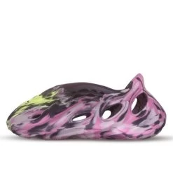 Yeezy Foam RNNR MX Carbon